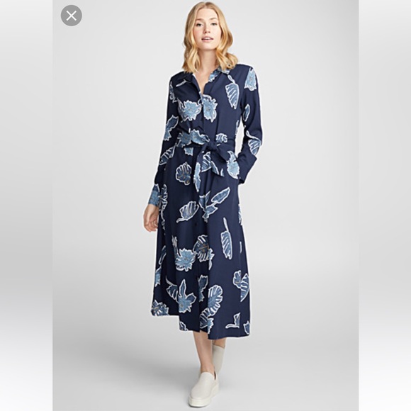 Simons Dresses & Skirts - Simons Midi Collar Shirtdress Small blue & white floral print pockets